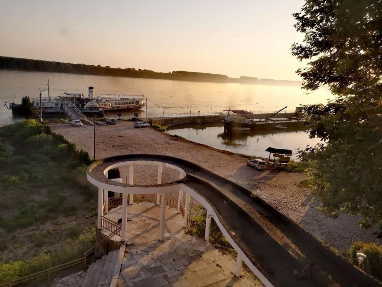 Хотелски Комплекс Радецки Град Козлодуй Hotel Kozloduy Bagian luar foto